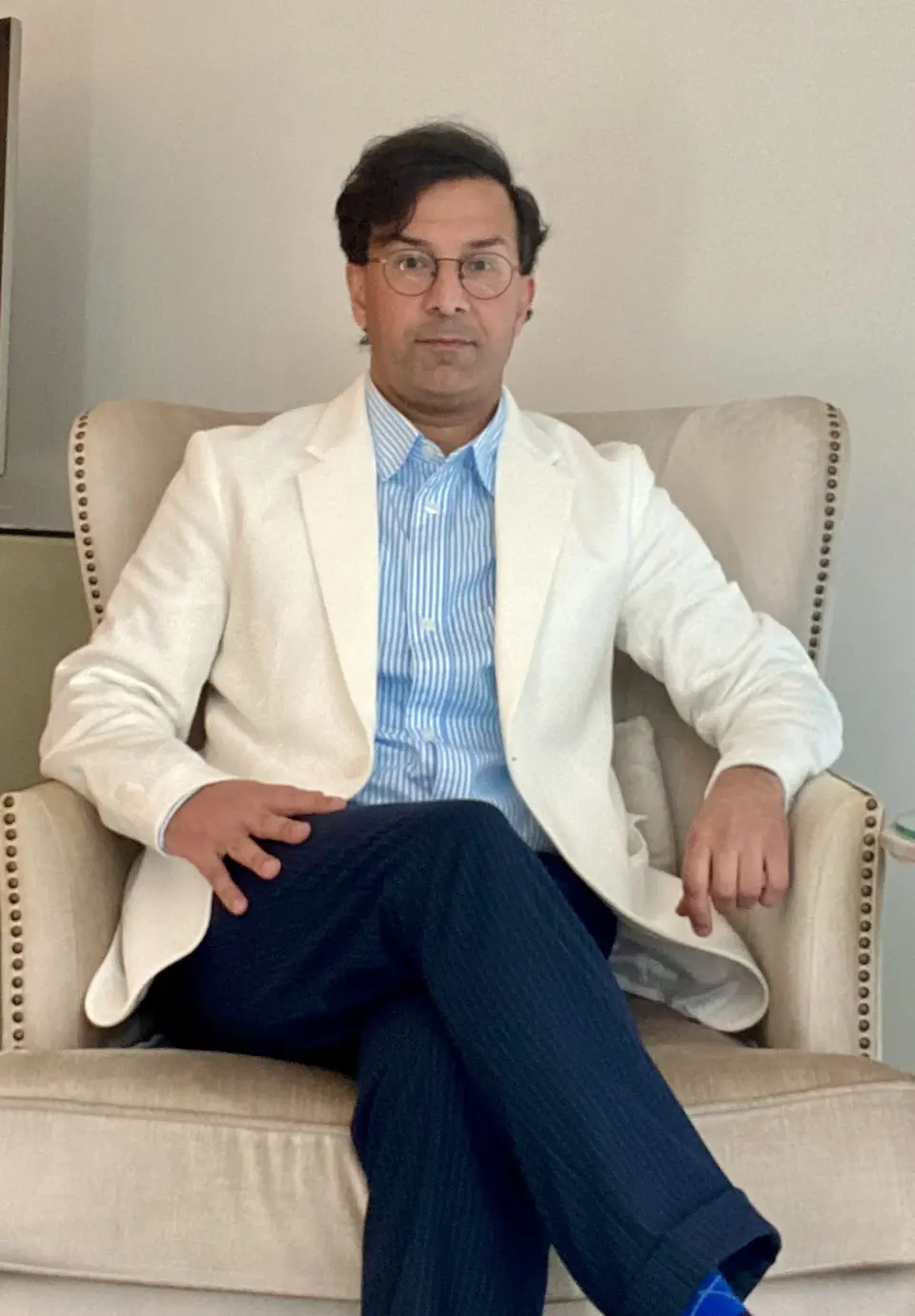 Portrait of Dr Aydin Abadi